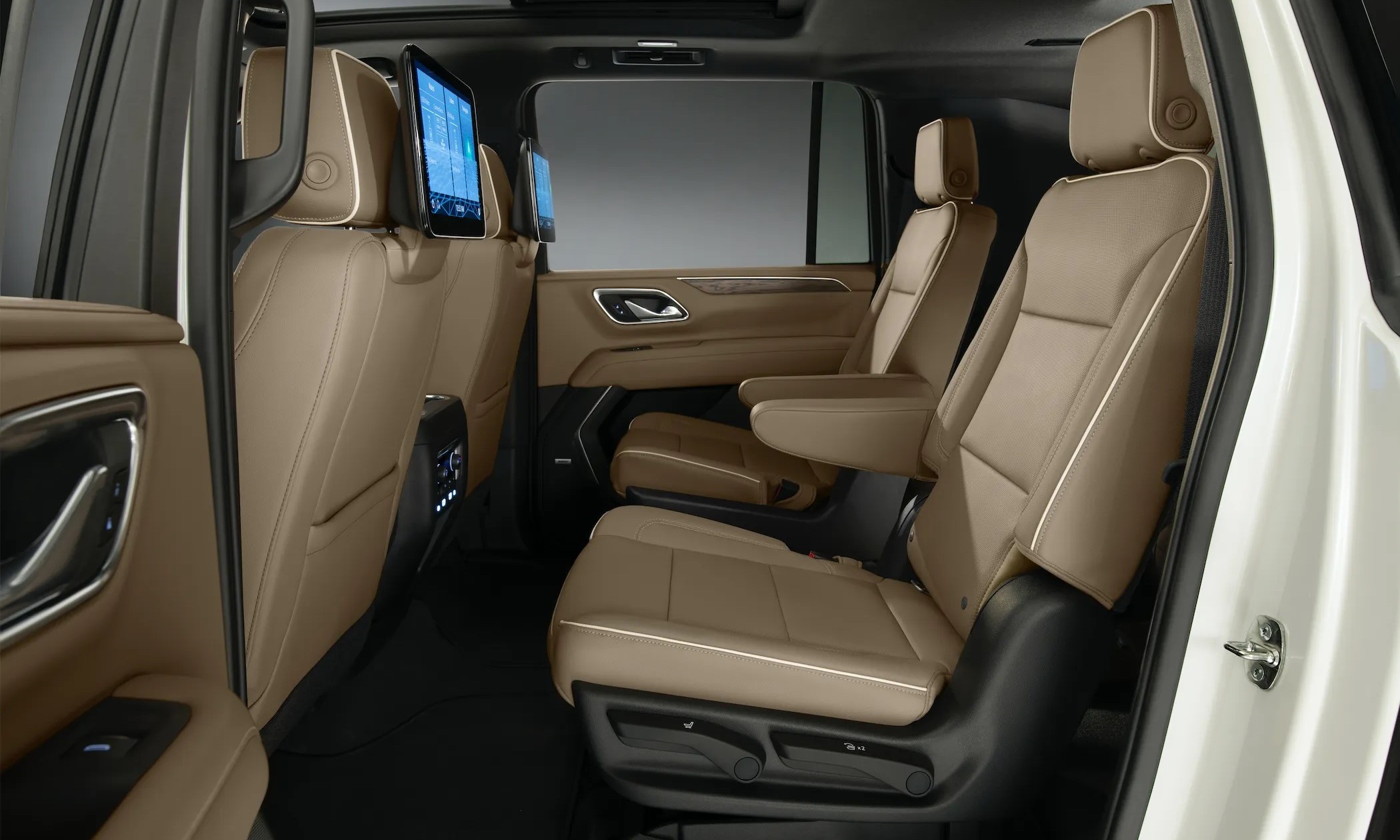 Chevrolet Suburban interior